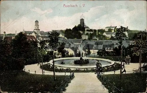 Ak Auerbach im Vogtland Sachsen, Teilansicht der Stadt, Brunnen, Fontäne, Turm