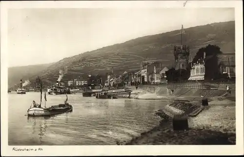 Ak Rüdesheim am Rhein, Ortsansicht, Turm, Schiff, Anleger