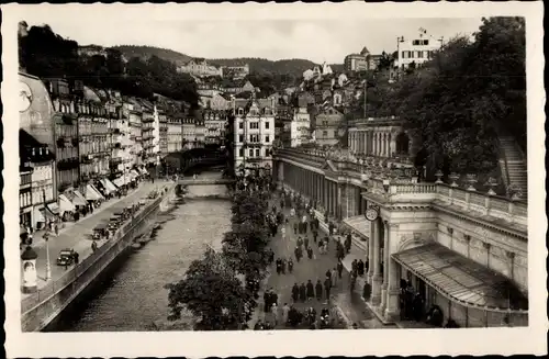 AK Karlovy Vary Karlovy Vary Stadt, Mühlenbrunnenkolonnade und Felsenquelle