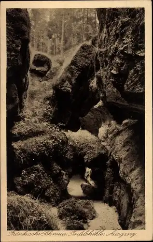 Ak Pottenstein in Oberfranken, Teufelshöhle, Ausgang