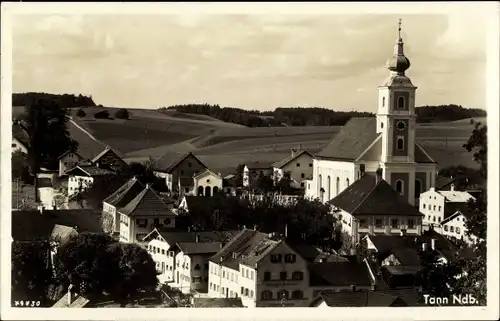 Ak Tann in Niederbayern, Teilansicht mit Kirche