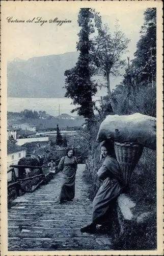 Ak Lago Maggiore Piemonte, Teilansicht, Frauen in Tracht