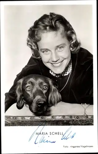Ak Schauspielerin Maria Schell, Portrait, Hund, Autogramm