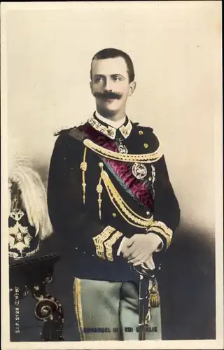 Ak Viktor Emanuel III., König von Italien, Porträt in Uniform