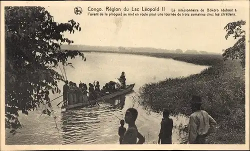 Ak DR Kongo Zaire, Region des Leopold-II.-Sees, Der Missionar von Bokoro, Missionar im Boot