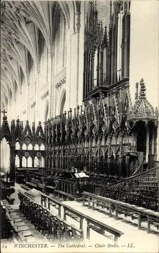 Ak Winchester Südostengland, The Cathédral, Chorgestühl