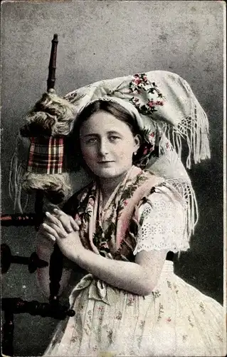 Ak Spreewälderin in Volkstracht, Spinnrad