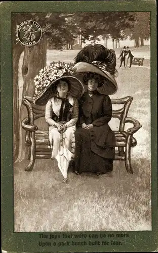 Ak Zwei Frauen im Park, Sitzbank, Riesige Hüte