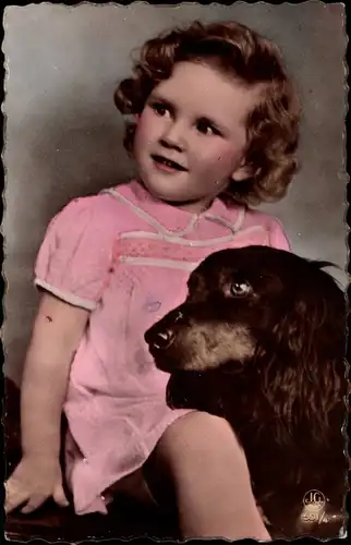 Ak Mädchen und ein Hund, Portrait, Freundschaft