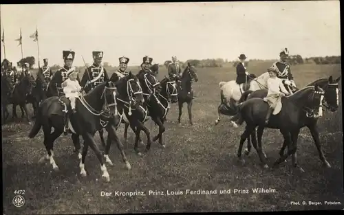 Ak Kronprinz Wilhelm von Preußen, Louis Ferdinand, Wilhelm, Pferde, Husarenuniform