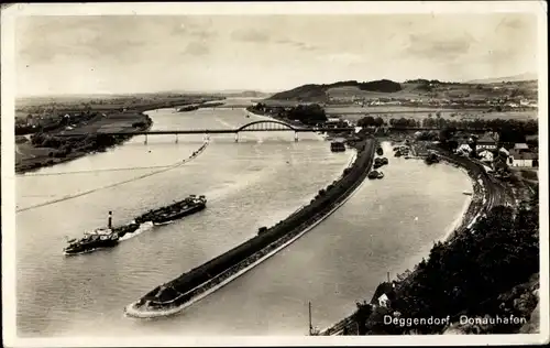 Ak Deggendorf im Bayerischen Wald Niederbayern, Donauhafen, Dampfer, Brücke