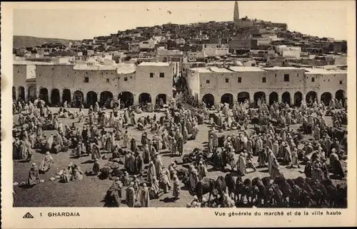 Ak Ghardaïa Algerien, Gesamtansicht des Marktes und der oberen Villa