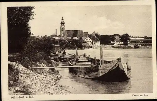 Ak Mühldorf am Inn Oberbayern, Innpartie, Boot, Kirche