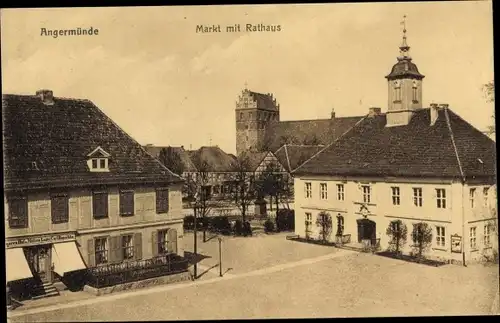 Ak Angermünde in der Uckermark, Markt mit Rathaus
