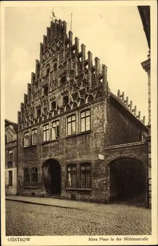 Ak Güstrow im Kreis Rostock, Altes Haus in der Mühlenstraße