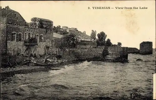 Ak Tiberias Israel, Blick vom See zur Stadt, Mauer