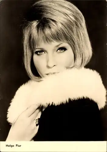 Ak Schauspielerin Helga Piur, Portrait, Defa, Wo der Zug nicht lange hält