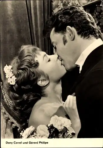 Ak Schauspielerin Dany Carrel, Schauspieler Gérard Philipe, Portrait, Kuss