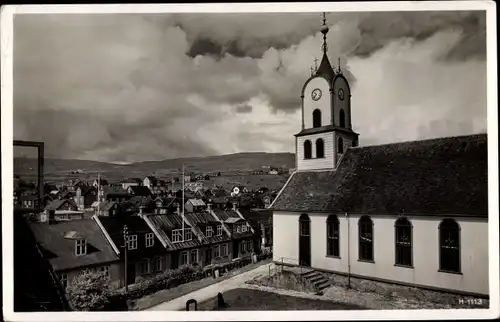 Ak Thorshavn Färöer Dänemark, Blick auf eine Kirche