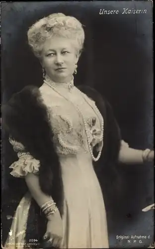 Ak Kaiserin Auguste Viktoria, lange Halskette, Portrait, NPG 2094