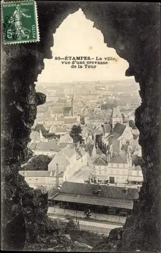 Ak Etampes Essonne, Die Stadt von einer Spalte im Turm aus gesehen