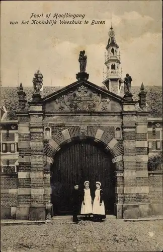 Ak Buren Gelderland Niederlande, Tor des Königlichen Waisenhauses