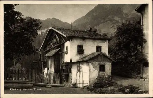 Ak Grins in Tirol, Bauernhaus, Außenansicht