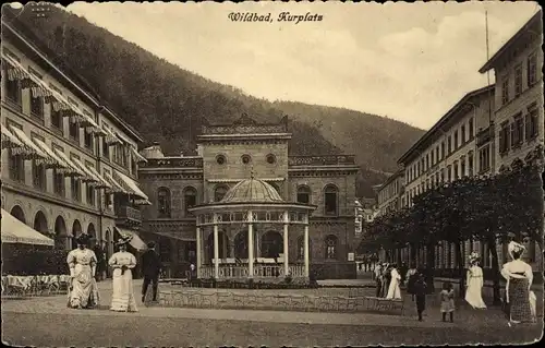 Ak Bad Wildbad im Schwarzwald, Kurplatz, Passanten