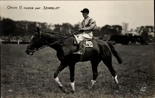 Ak Pferderennsport, Onyx II monté par Semblat, Rennpferd mit Jockey