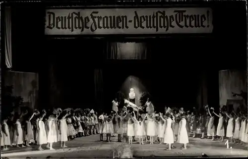 Ak Memmingen in Schwaben, 2. Bayrisches Frauenturnfest 1931, Deutsche Frauen, deutsche Treue