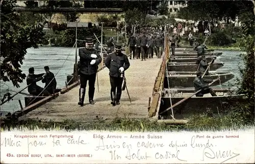 Ak Schweiz, Kriegsbrücke nach Fertigstellung, Schweizerische Soldaten