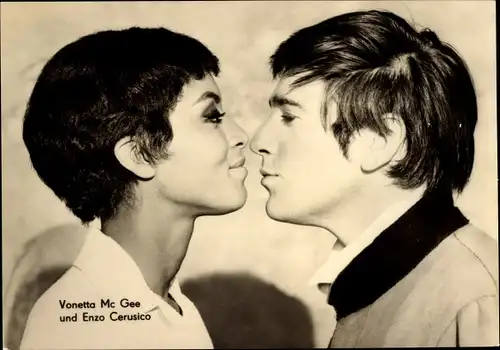 Ak Schauspieler Vonetta Mc Gee und Enzo Cerusico, Faustina