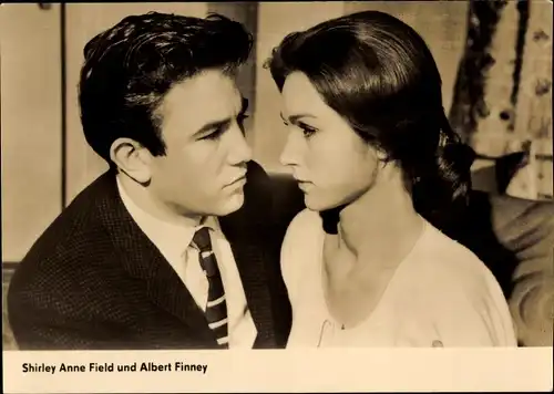 Ak Schauspieler Shirley Anne Field und Albert Finney, Portrait