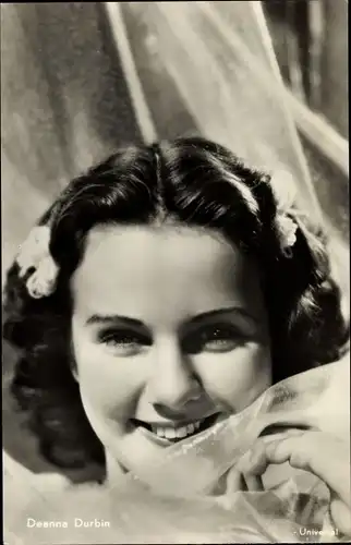 Ak Schauspielerin Deanna Durbin, Portrait