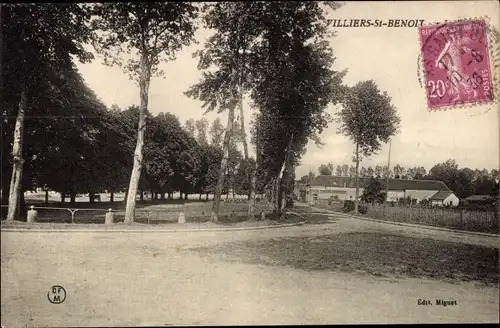 Ak Villiers Saint Benoit Yonne, Platz, Gebäude