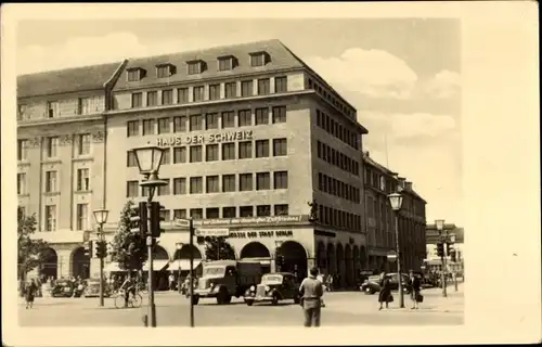 Ak Berlin Mitte, Friedrichstraße, Ecke Unter den Linden, Haus der Schweiz