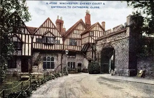 Ak Winchester Südostengland, Cheney Court, Eingang zur Kathedrale in der Nähe