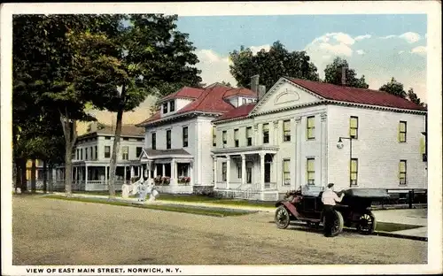 Ak Norwich New York USA, Blick auf die East Main Street, Auto