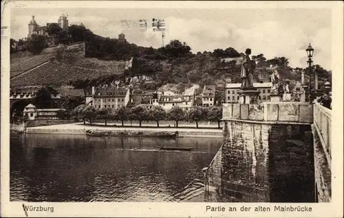 Ak Würzburg am Main Unterfranken, alte Mainbrücke, Teilansicht, Denkmal