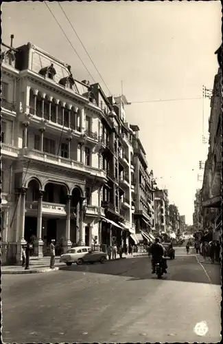 Ak Oran Algerien, Carrefour Villebois Mareuil und Boulevard Clemenceau