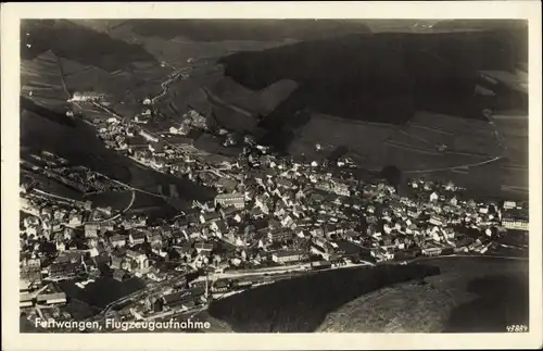 Ak Furtwangen im Schwarzwald, Fliegeraufnahme vom Ort
