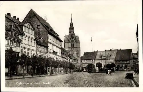 Ak Osterode Harz, Marktplatz, Turm, Gebäude, Anwohner