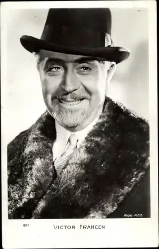 Ak Schauspieler Victor Francen, Portrait, Hut