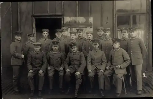 Foto Ak Deutsche Soldaten in Uniformen, Gruppenaufnahme, I WK