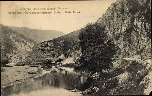 Ak Kučevo Serbien, Bergpass Durchgeschnittener Stein