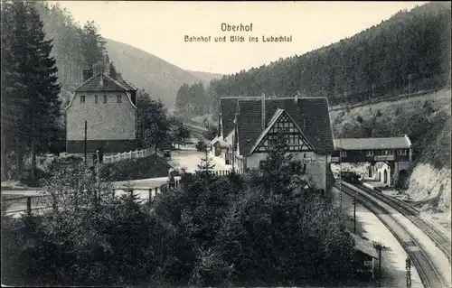 Ak Oberhof Thüringer Wald, Bahnhof und Blick ins Lubachtal