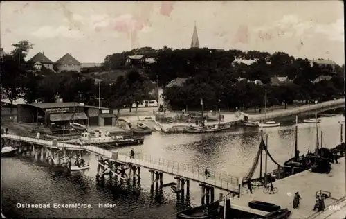 Ak Ostseebad Eckernförde, Hafen, Brücke