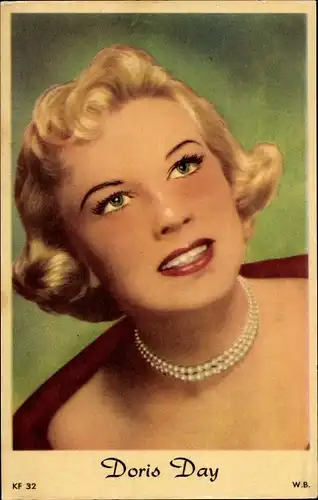 Ak Schauspielerin Doris Day, Portrait, Perlenkette