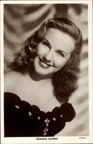 Ak Schauspielerin Deanna Durbin, Portrait