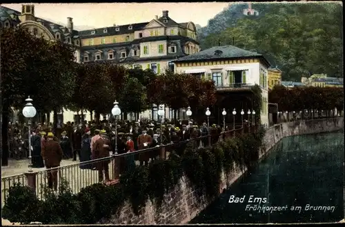 Ak Bad Ems an der Lahn, Frühkonzert am Brunnen